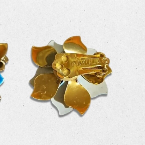 Pakula Gold Tone Flower Earrings Clip-On Closure Enamel Petal Gold/Blue Women's - Picture 2 of 3